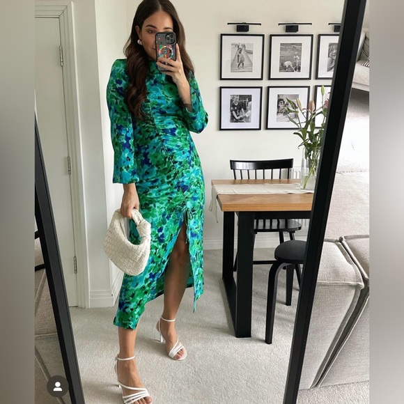 Zara Dresses & Skirts - Zara dress midi Floral ruched long sleeve green blue boho summer vacation
